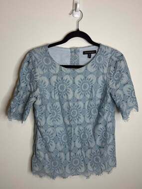 Banana Republic Powder Blue Floral Lace Blouse size xs